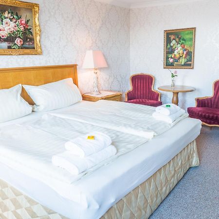 Romantisches Hotel Zur Traube Schwerin Schwerin  Zimmer foto