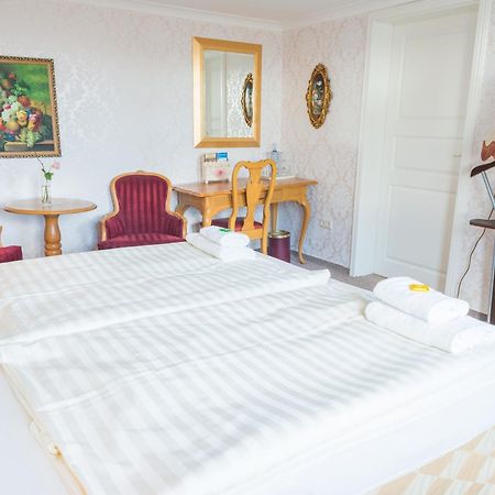 Romantisches Hotel Zur Traube Schwerin Schwerin  Zimmer foto