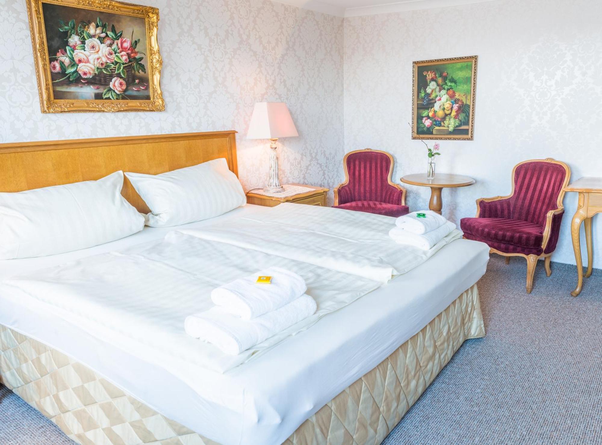 Romantisches Hotel Zur Traube Schwerin Schwerin  Zimmer foto