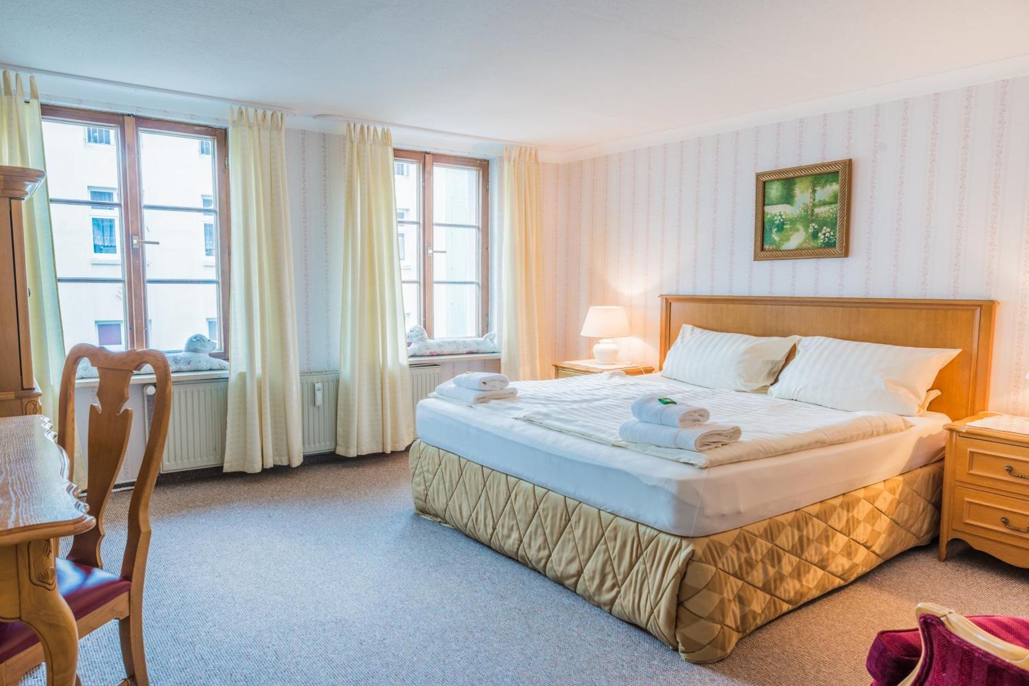 Romantisches Hotel Zur Traube Schwerin Schwerin  Zimmer foto